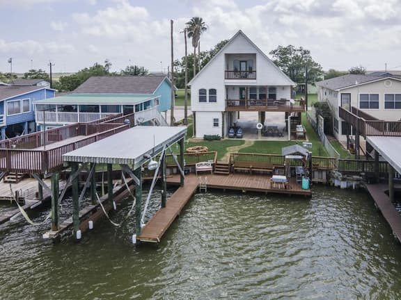 Howdy River House
